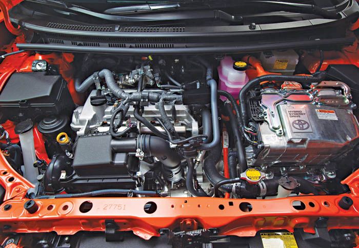 Το Hybrid Synergy 
Drive βασίζεται σε 1.500άρη κινητήρα βενζίνης κύκλου Atkinson, με συνολική απόδοση 99 ίππων. 